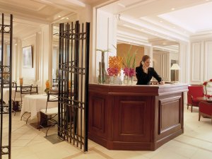 Hotel Suites Unic Renoir Saint-Germain Paris