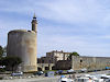 La tour de Constance et les remparts