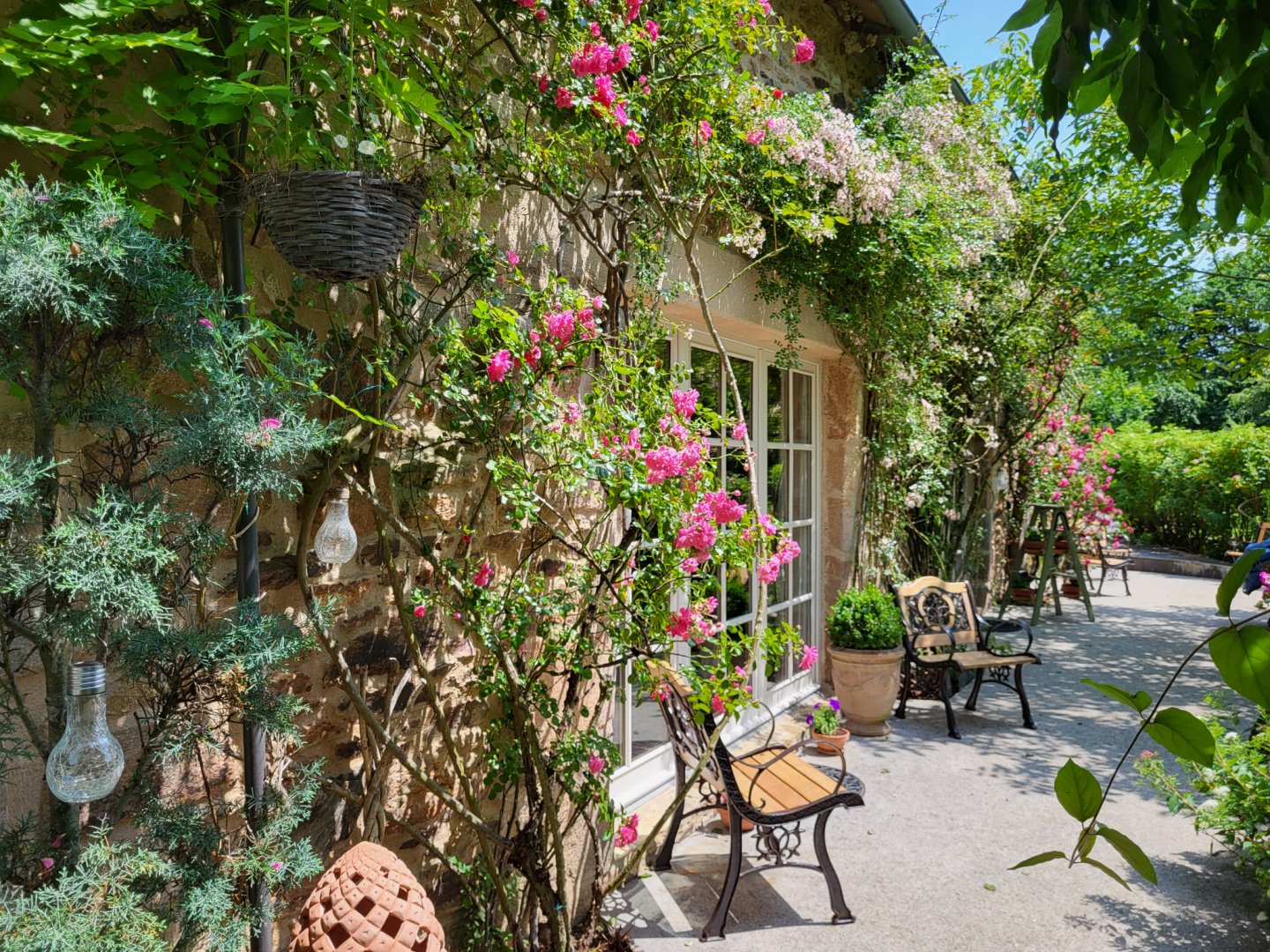 Les Causeries du Monde, maison d