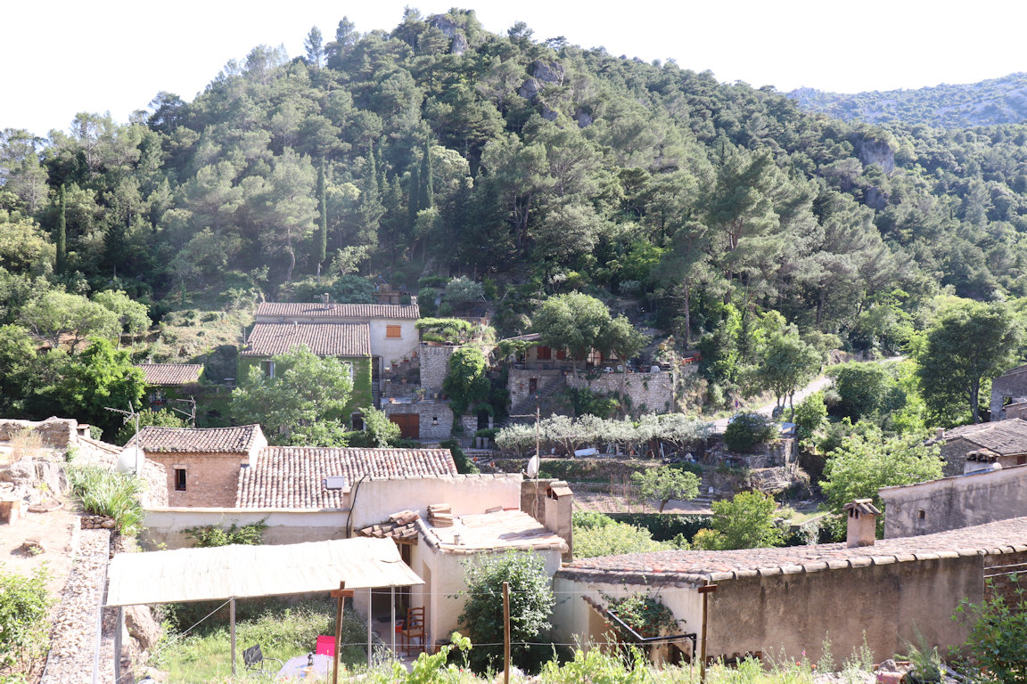 Gîte Aux Portes du Géant, maison SaintGuilhemleDésert, Hérault