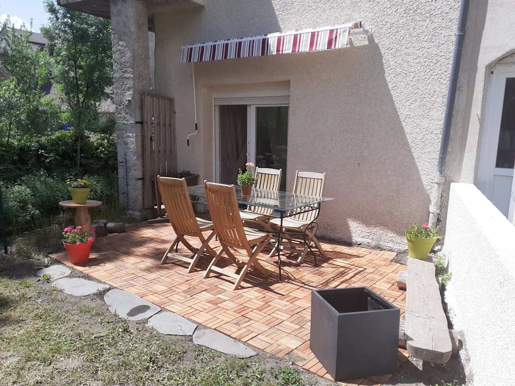 Appartement rezdechaussée avec jardin, centreville de Tence, appartement Tence