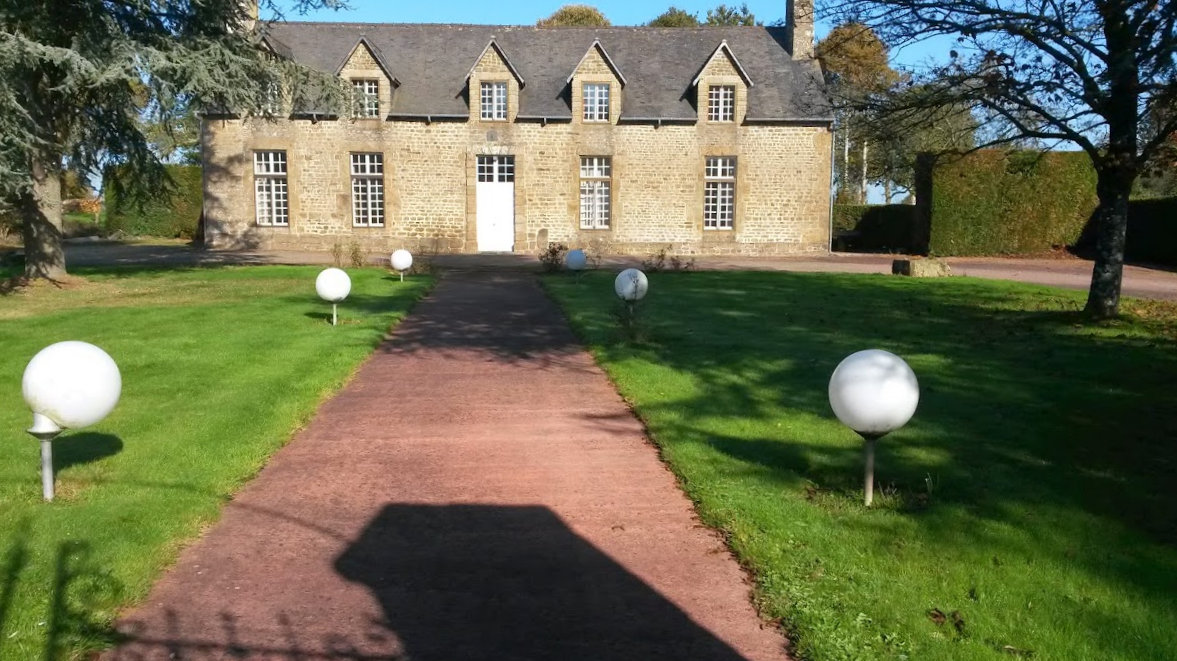 2 gîtes de 40 pers., plus salle de réception, gîtes de groupe Passais