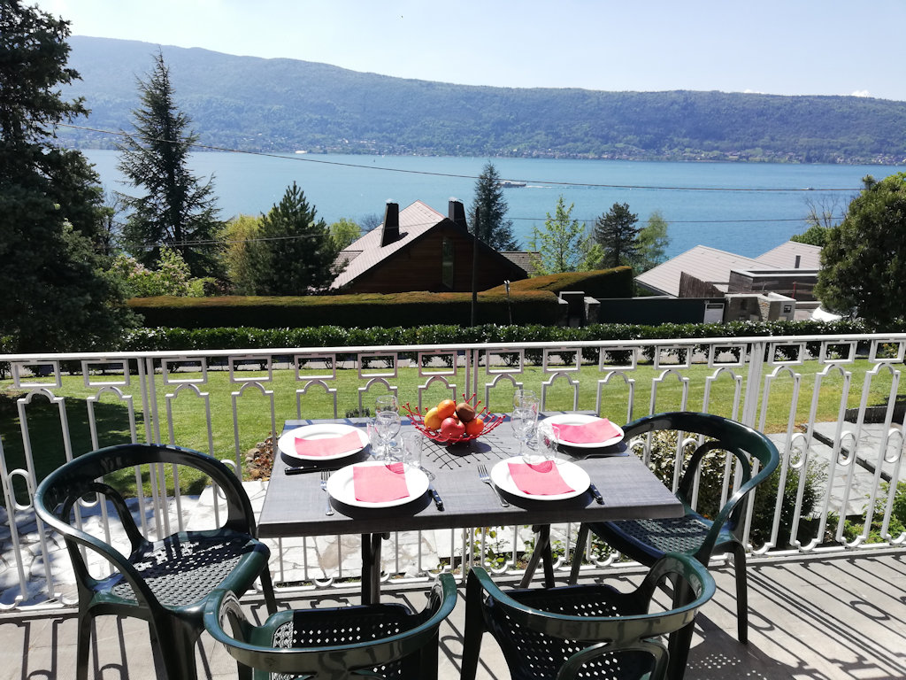 Maison La Veyrolaine, maison VeyrierduLac, Lac d'Annecy Maison La Veyrolaine, maison VeyrierduLac, Lac d'Annecy