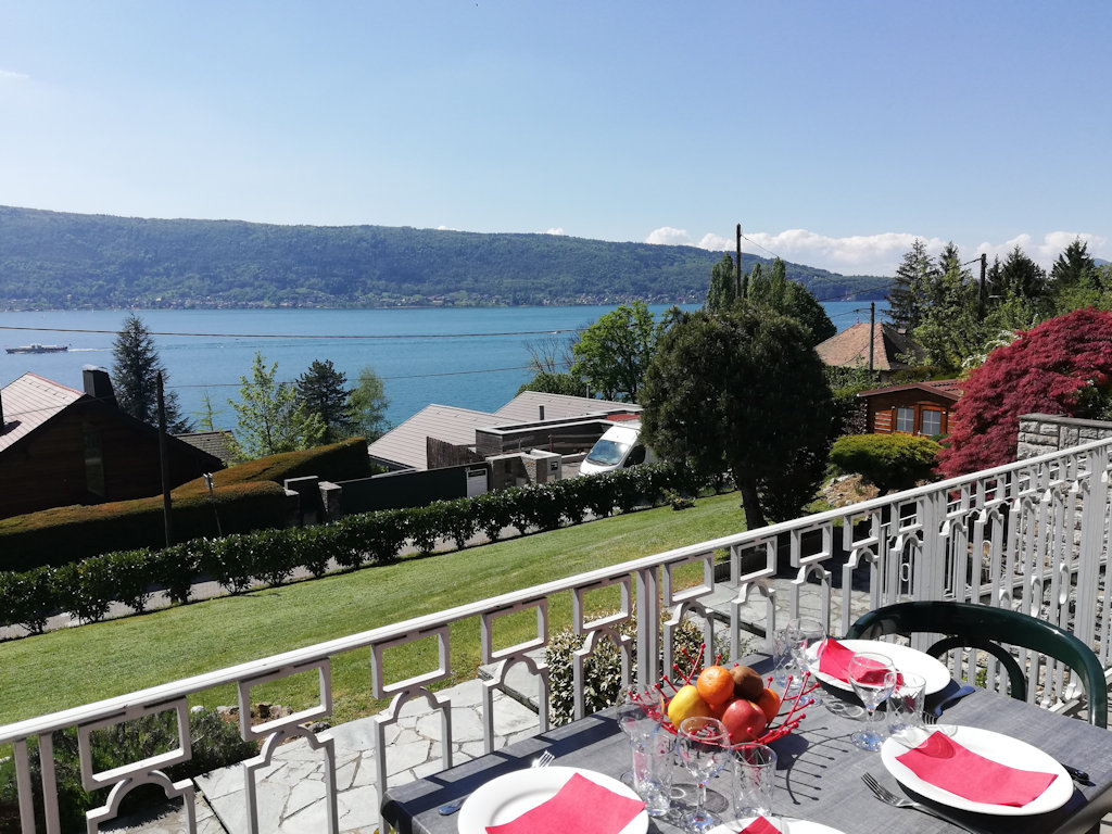 Maison La Veyrolaine, house VeyrierduLac, Lac d'Annecy Maison La Veyrolaine, house VeyrierduLac, Lac d'Annecy