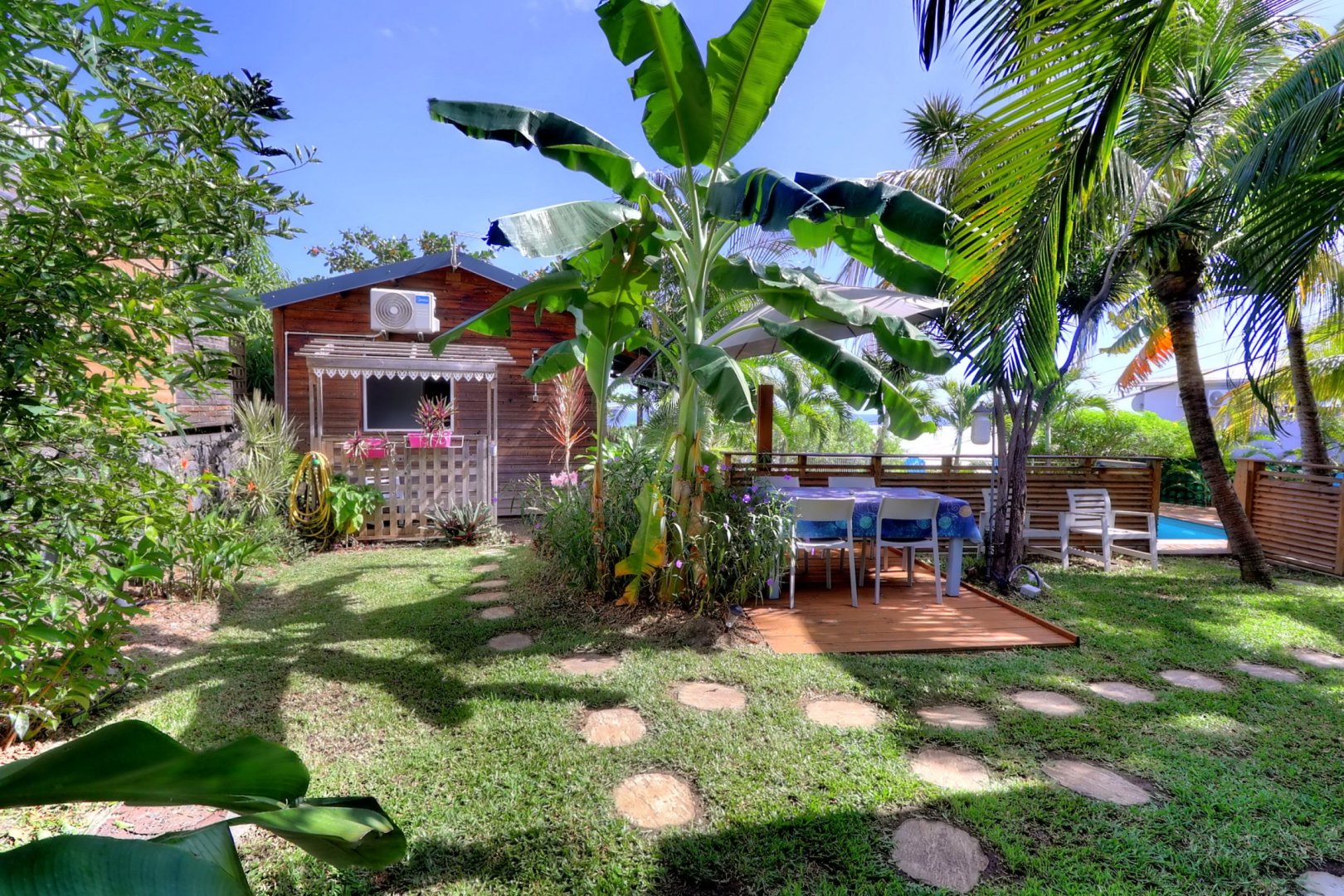 Studio Le Paille en Queue aux Nids d'Elo vue mer, piscine au sel
